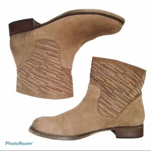 Carlos by Carlos Santana Alton Studded Taupe Suede Boots Size 8